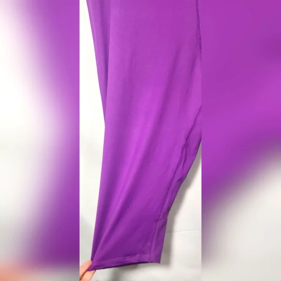 ⚡️🛍 4/$20 🛍 Shein Curve Rich Purple Cropped Leggings-Size 4XL- NWOT - Picture 5 of 7